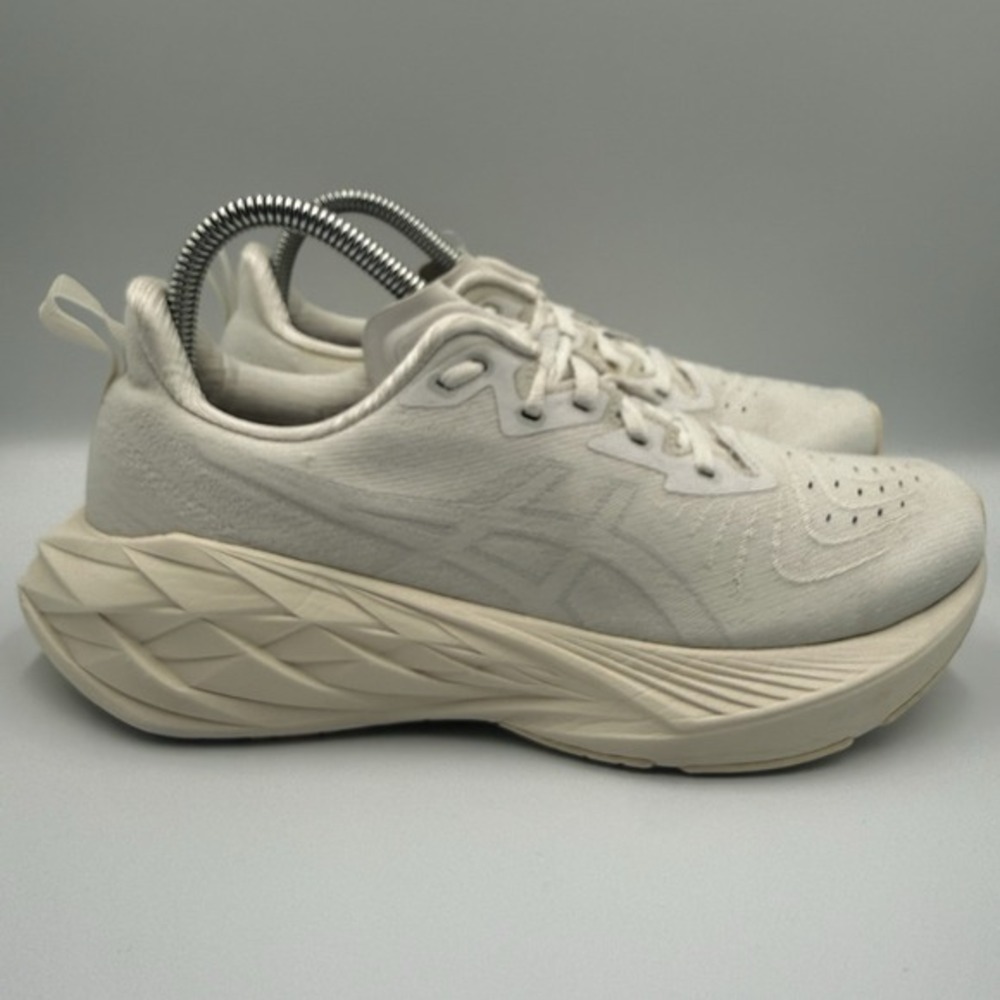 ASICS Novablast 4 TR Men's Size 8 White Running Shoes Sneakers Athletic 1012B510
